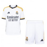 Camiseta Real Madrid Primera Equipación Replica 2023-24 para niños mangas cortas (+ Pantalones cortos)